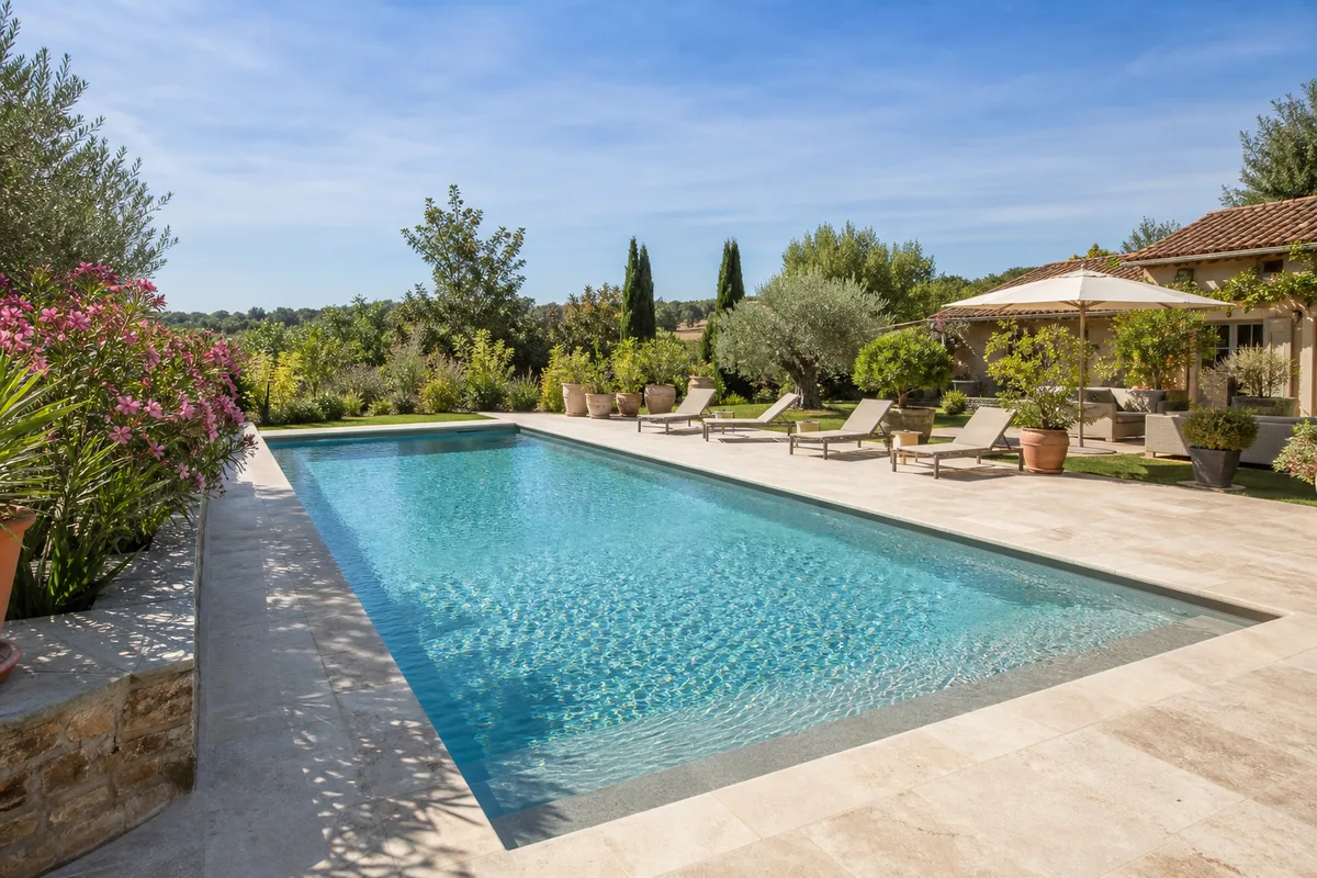 Rénovation de piscine en Tarn-et-Garonne : signes, travaux, prix